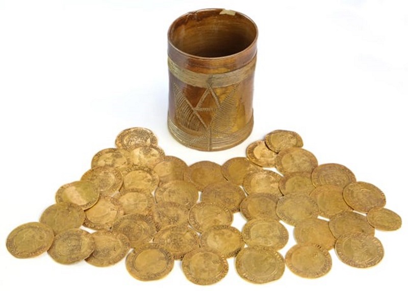 They've Struck Gold! Fortunate Couple Unearth 264 Gold Coins Dating Back to the Reign of King James I Hidden Beneath Their Kitchen Floor, Raking in £754,000 at Auction